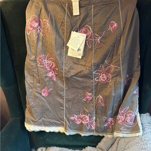 J. Jill Charcoal Skirt with Fuchsia Embroidery